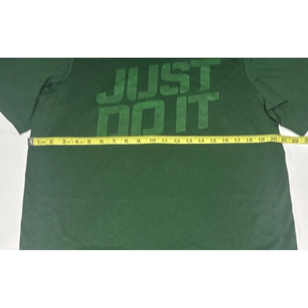 Nike Dri-FIT Men’s Medium Green Short Sleeve Crew Neck Graphic Tee “Just Do It”